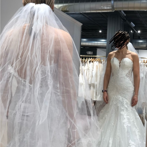 Wedding dress - Picture 3 of 4